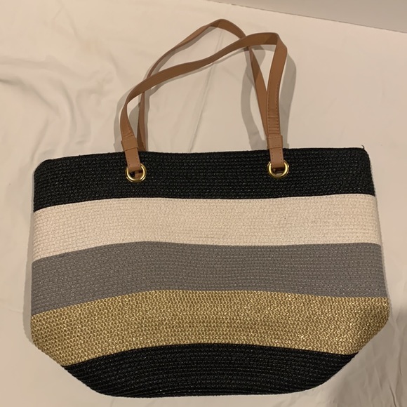 Stylish Handbag - Picture 6 of 8